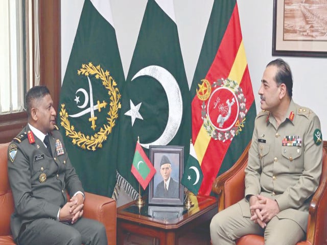 Top military officials of BD, Maldives call on COAS