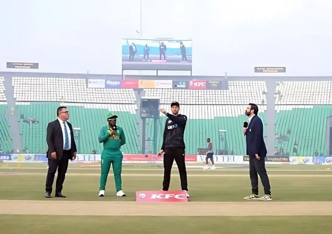 Tri-series: New Zealand win toss, elect to field against South Africa