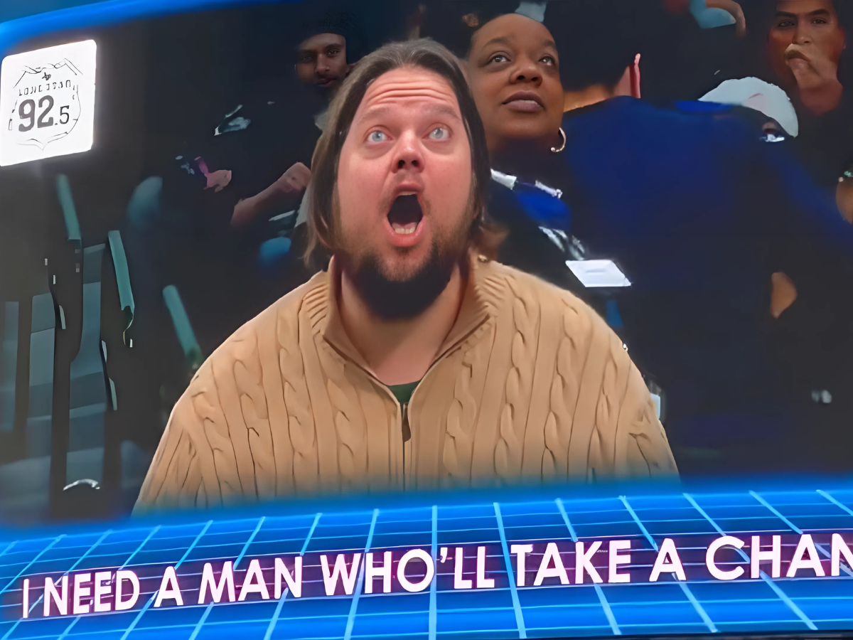 Watch: Mavericks fan ejected for mouthing "Fire Nico" on Jumbotron, fans boo