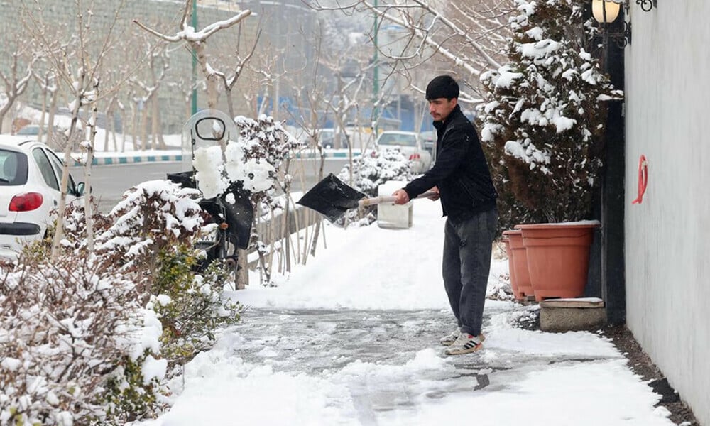 Freezing temperatures force Iran to close schools and offices to save energy