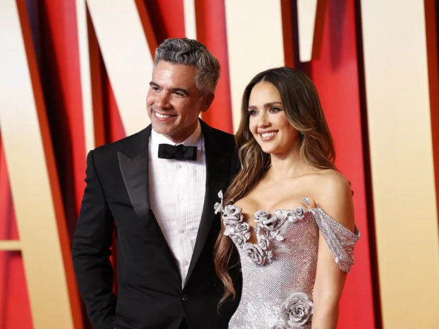 Jessica Alba files for divorce from Cash Warren