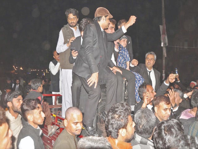 Lawyers refuse to end sit-in against police